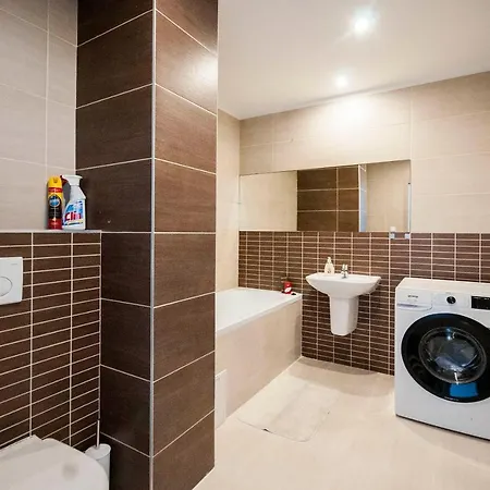 Maytex - V 46m2 Apartmane S Balkonom Липтовски-Микулаш