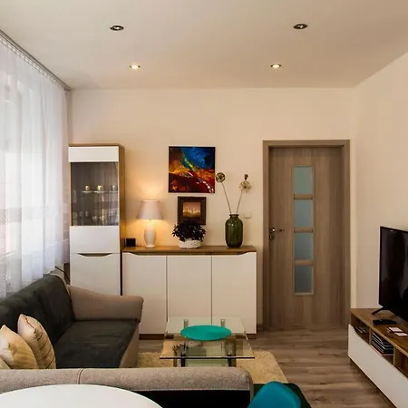 Maytex - V 46m2 Apartmane S Balkonom *